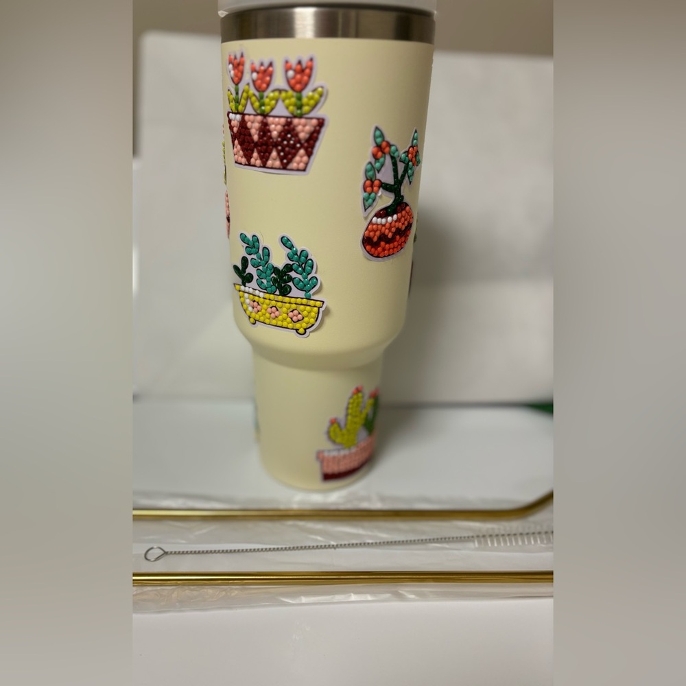 40 oz Tumbler w/ Diamond Art Stickers ✨ Rhinestone Cup w/ Straw
